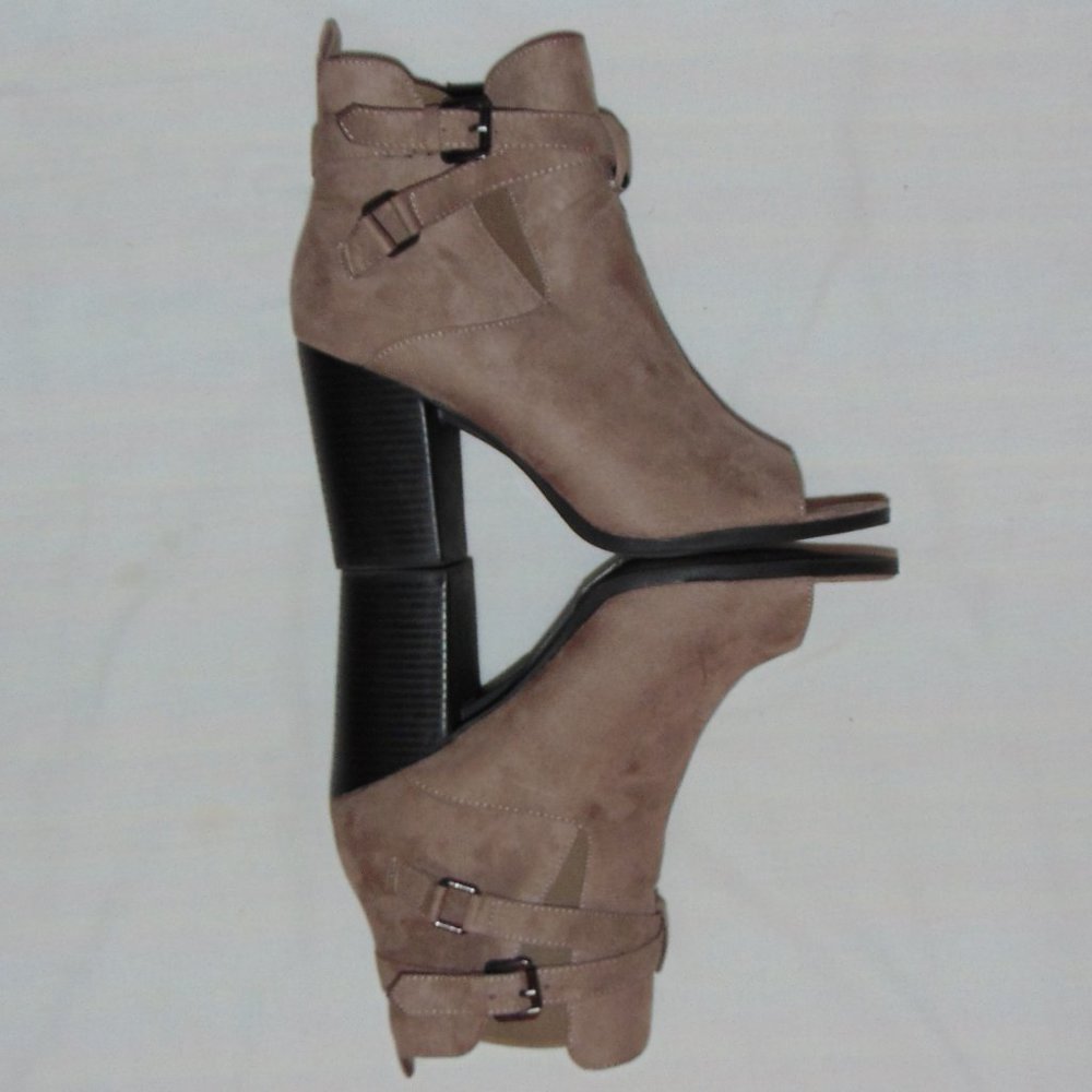 Francesca's LONDON RAG Double Buckle Bootie size 9